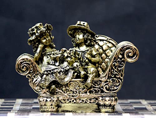 Handcrafted Resin Couple Showpeice for Home Décor/Gifting/Table Décor by Deveie Crafts - Deveie