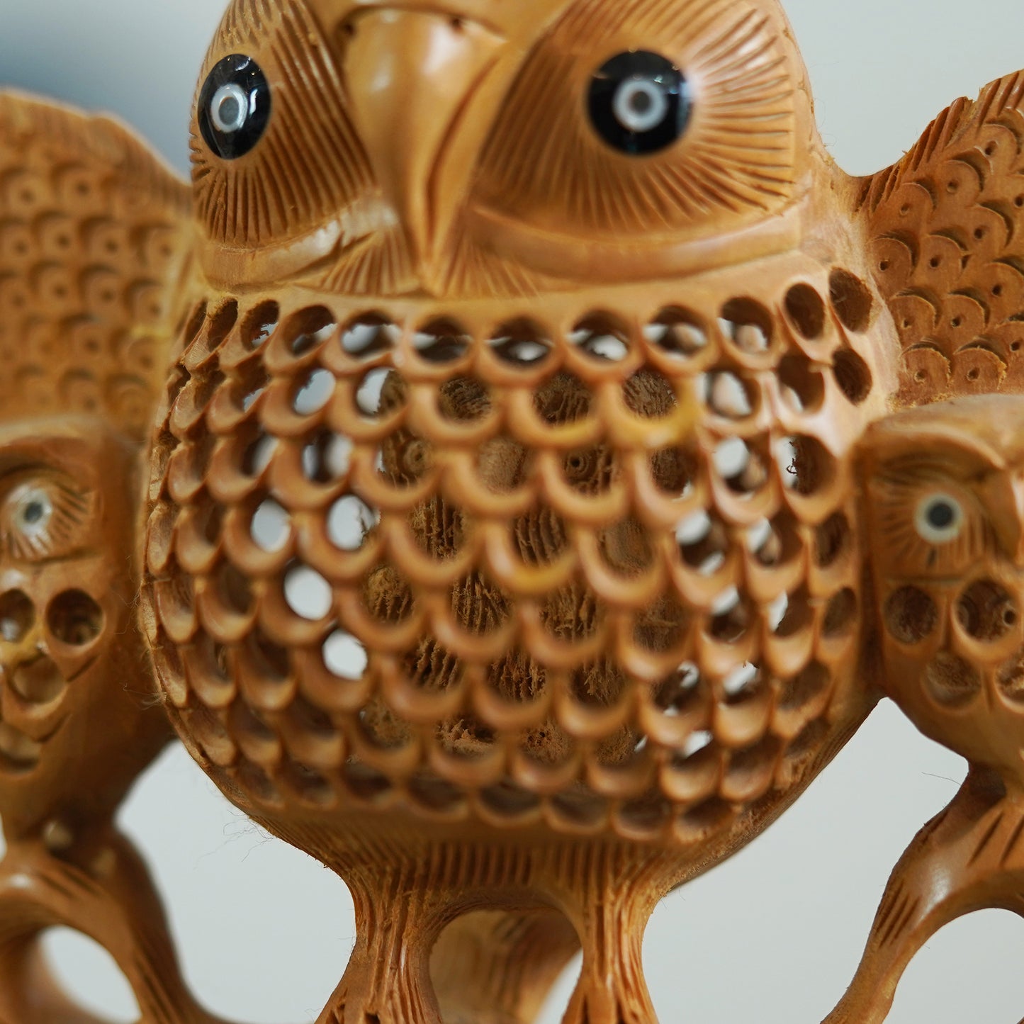 Deveie Crafts Harmonious Wooden Owl Family Sculpture: Crafted Elegance Depicting Unity and Wisdom in Nature's Embrace - Deveie